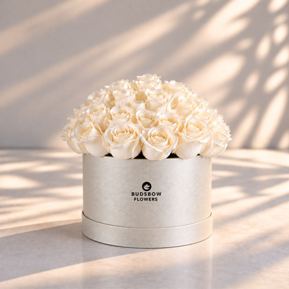 Classic Rose Box – Large, White roses in Cream White box