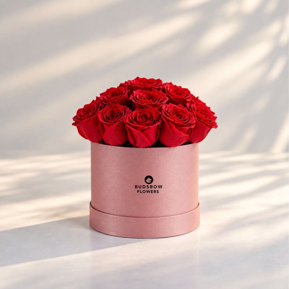Classic Rose Box – Small, Red roses in Blush Pink box